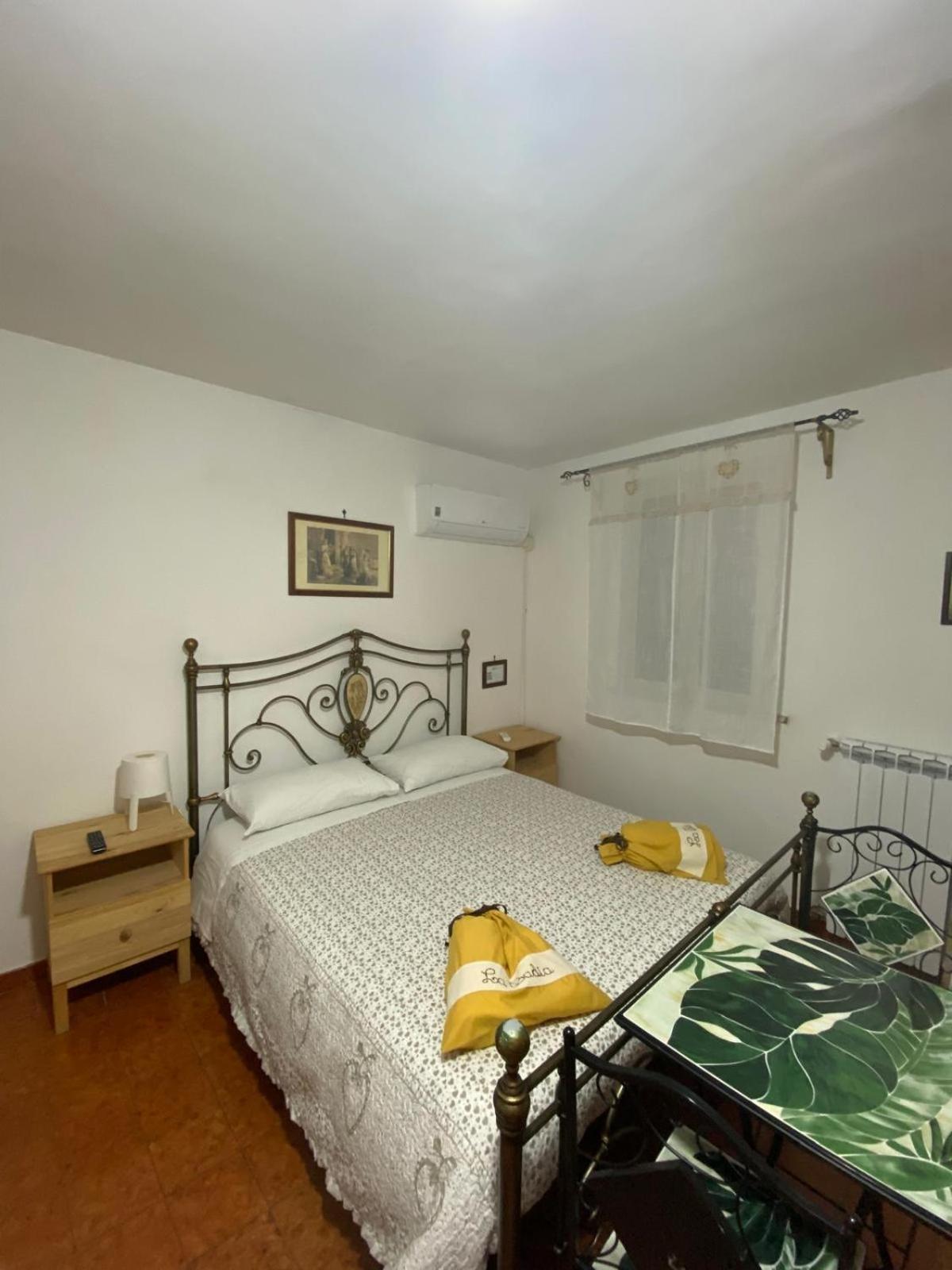 La Badia Hotel Messina Cameră foto
